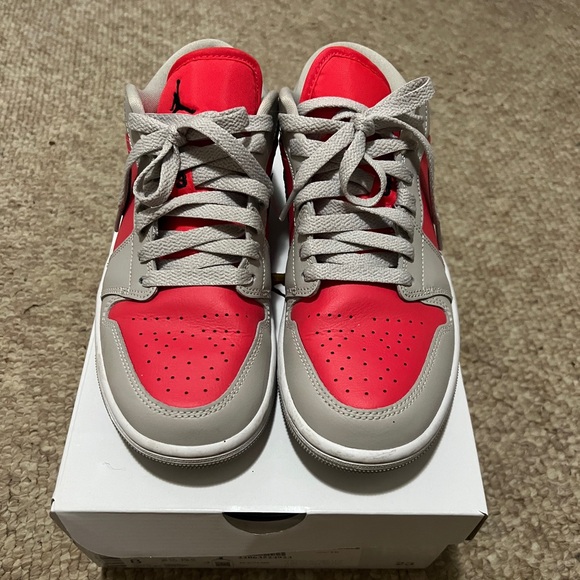 Women’s Air Jordan 1 Low - Size 8. Like new, with original box. - Picture 3 of 6